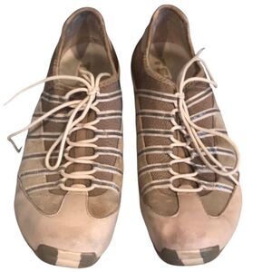 Tsubo Cream Sneakers for Everyday Comfort